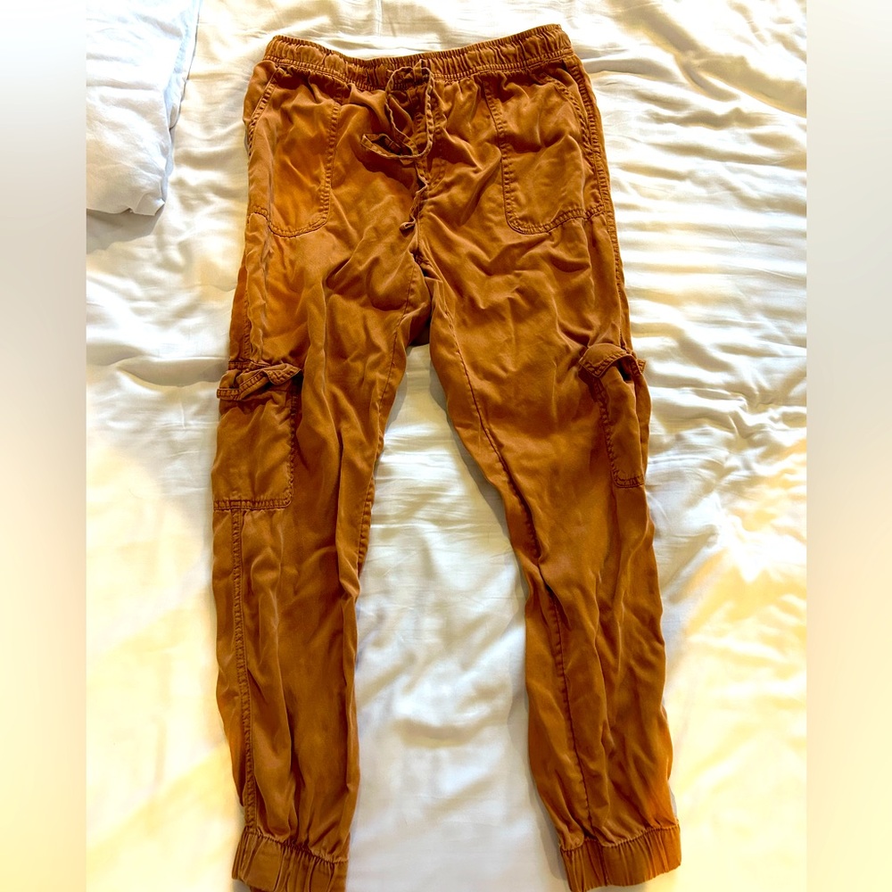 C&C California joggers size M orange/rust color